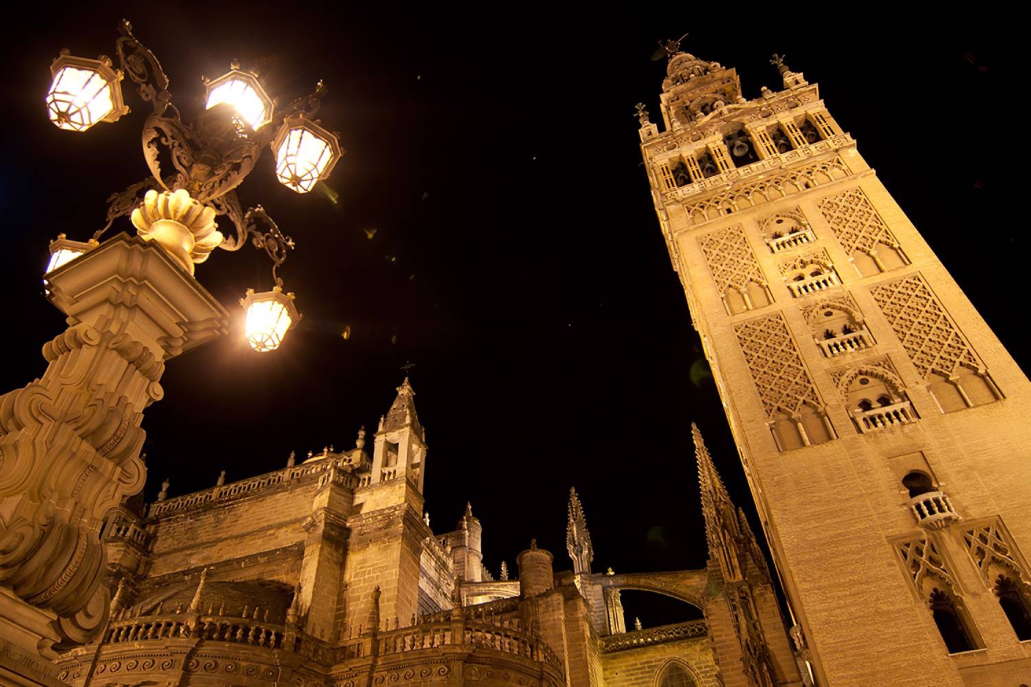 “La Sevilla Encantada” Guided Tour: Legends and Mysteries of Seville